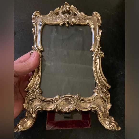 VINTAGE | Metal Easel Tabletop Frame - Picture 2 of 6